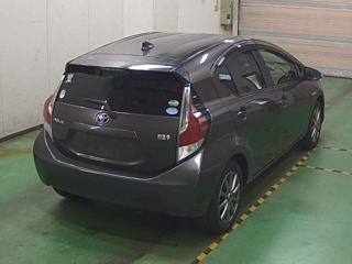TOYOTA AQUA 2015
