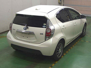TOYOTA AQUA 2012