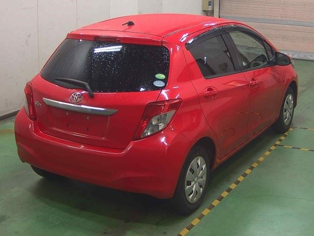 TOYOTA VITZ 2013