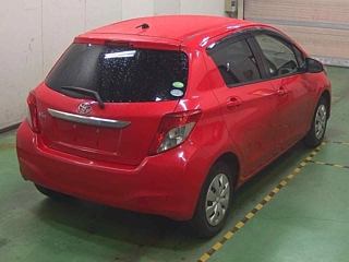 TOYOTA VITZ 2013