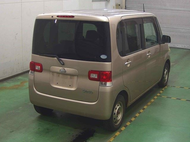 DAIHATSU TANTO 2009