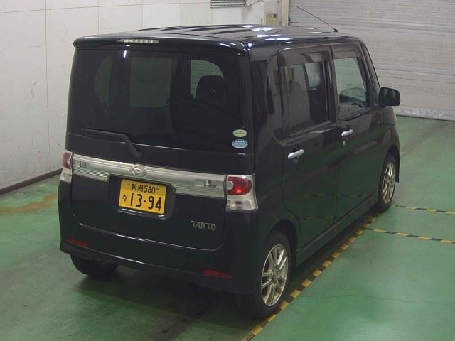 DAIHATSU TANTO 2010