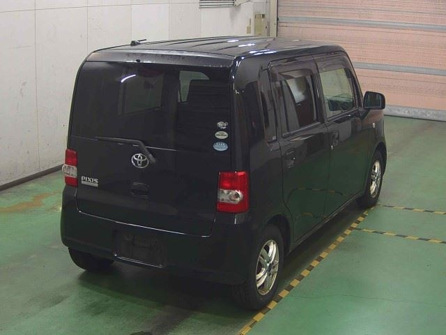 TOYOTA PIXIS SPACE 2012