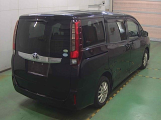 TOYOTA NOAH 2015