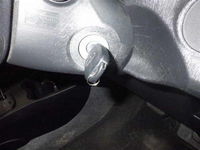 TOYOTA VITZ 2013