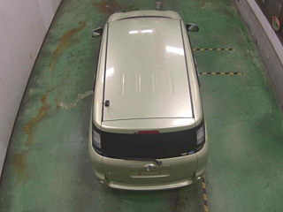 TOYOTA SIENTA 2011