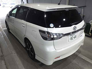 TOYOTA WISH 2013