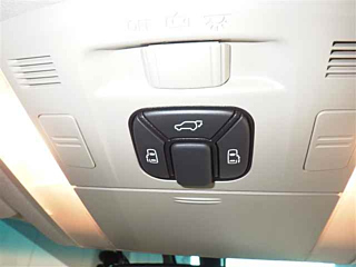 TOYOTA VELLFIRE 2013