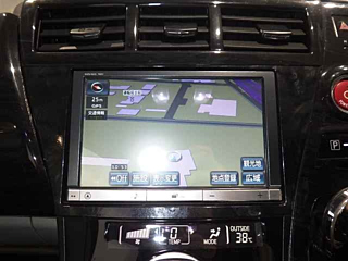 TOYOTA PRIUS ALPHA 2012