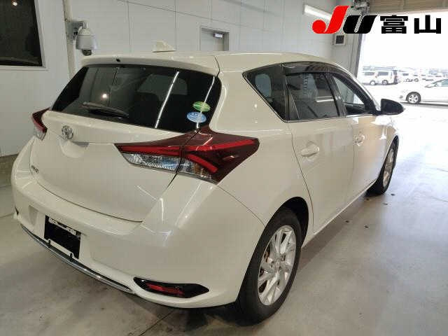 TOYOTA AURIS 2016
