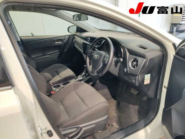 TOYOTA AURIS 2016