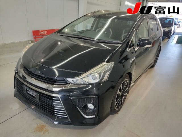 TOYOTA PRIUS ALPHA 2015
