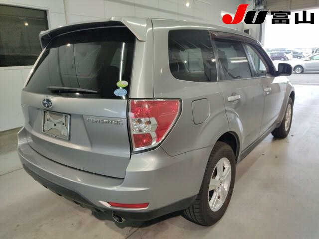 SUBARU FORESTER 2011