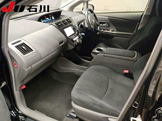 TOYOTA PRIUS ALPHA 2014