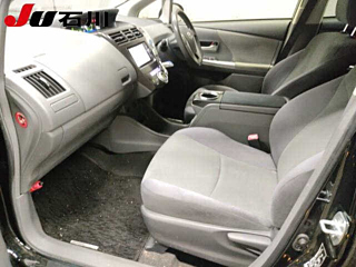 TOYOTA PRIUS ALPHA 2012