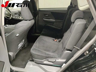 TOYOTA PRIUS ALPHA 2014