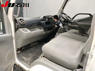 TOYOTA DYNA 2016