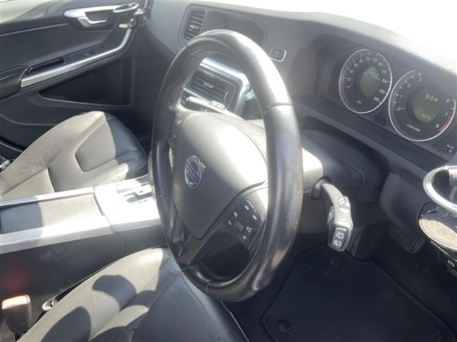 VOLVO V60 2011