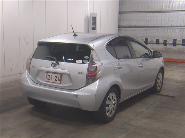 TOYOTA AQUA 2012