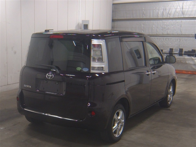 TOYOTA SIENTA 2012