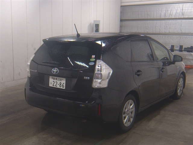 TOYOTA PRIUS ALPHA 2013