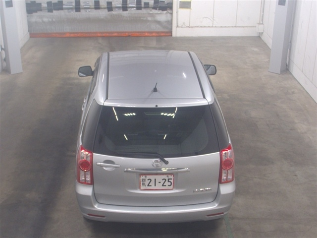 TOYOTA RAUM 2011