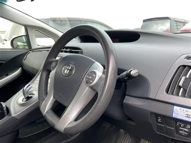 TOYOTA PRIUS 2012