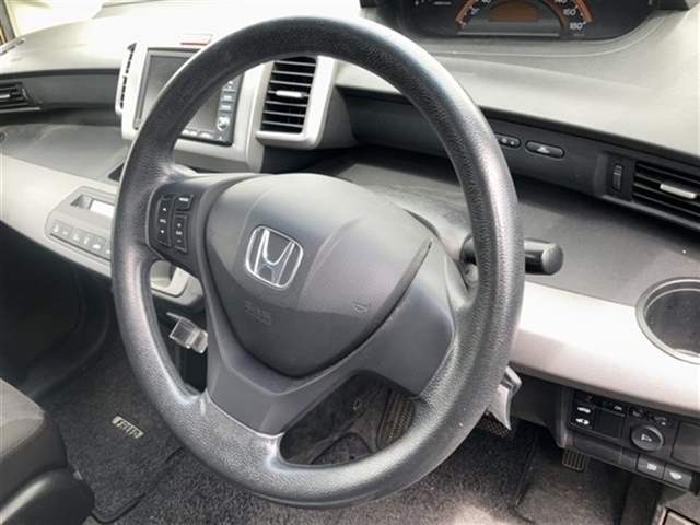 HONDA FREED 2010