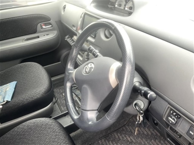 TOYOTA SIENTA 2011