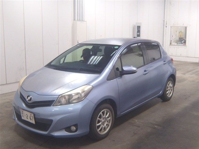 TOYOTA VITZ 2012