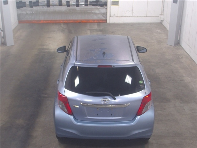 TOYOTA VITZ 2012