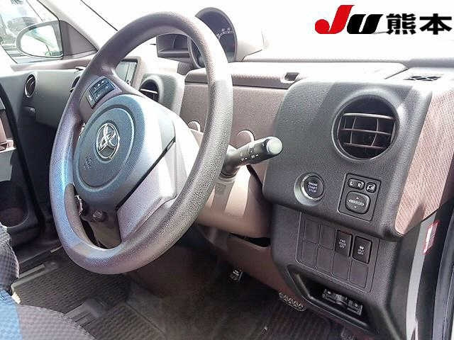 TOYOTA PORTE 2012