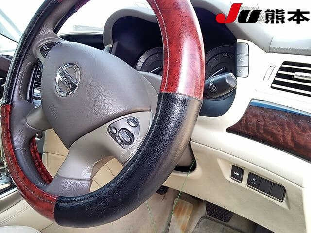 NISSAN FUGA 2010