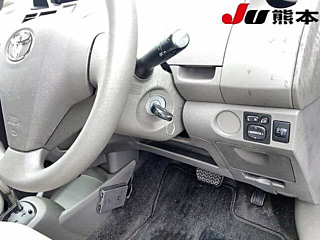 TOYOTA VITZ 2008