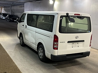TOYOTA HIACE VAN 2020