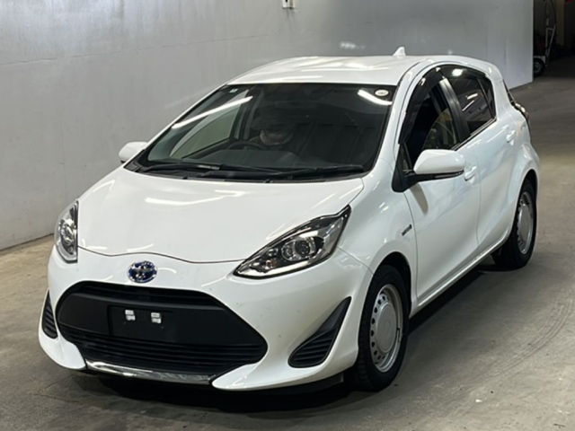 TOYOTA AQUA 2020