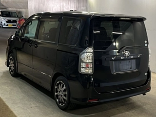 TOYOTA VOXY 2010