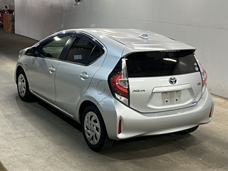 TOYOTA AQUA 2019
