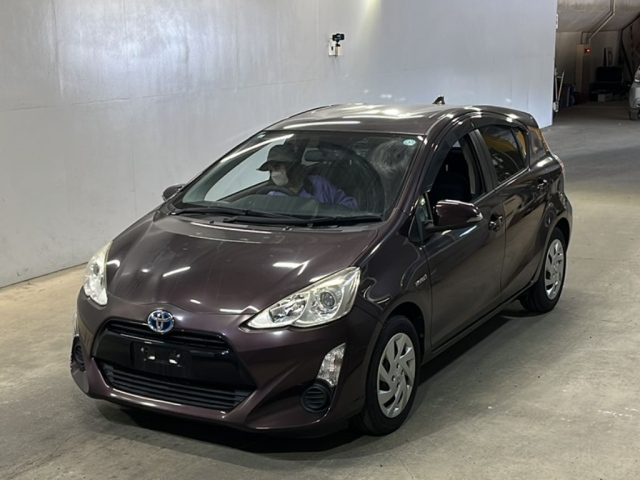 TOYOTA AQUA 2015