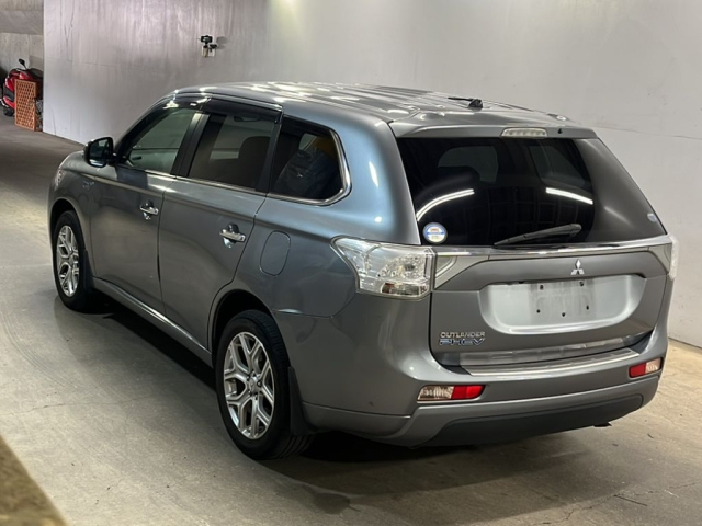 MITSUBISHI OUTLANDER PHEV 2014