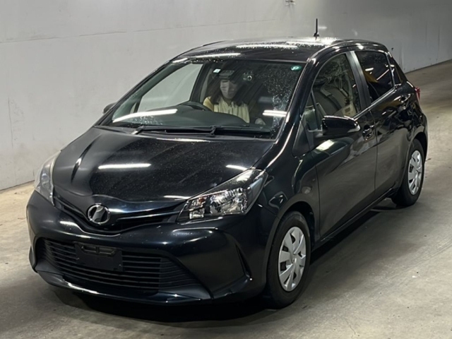 TOYOTA VITZ 2016
