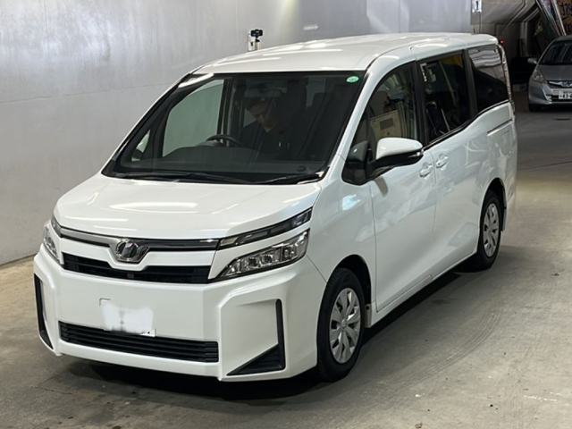 TOYOTA VOXY 2018