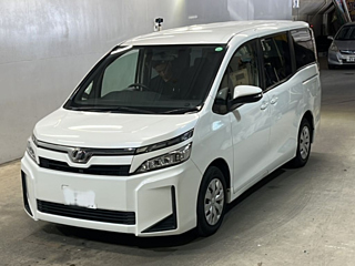 TOYOTA VOXY 2018