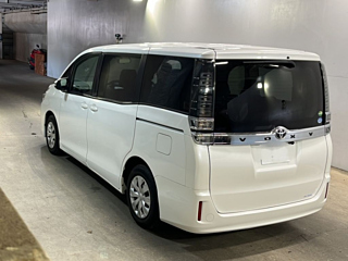 TOYOTA VOXY 2018