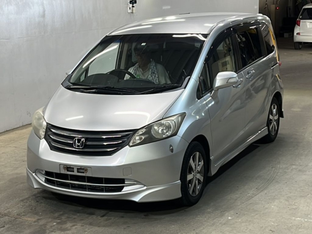 HONDA FREED 2010