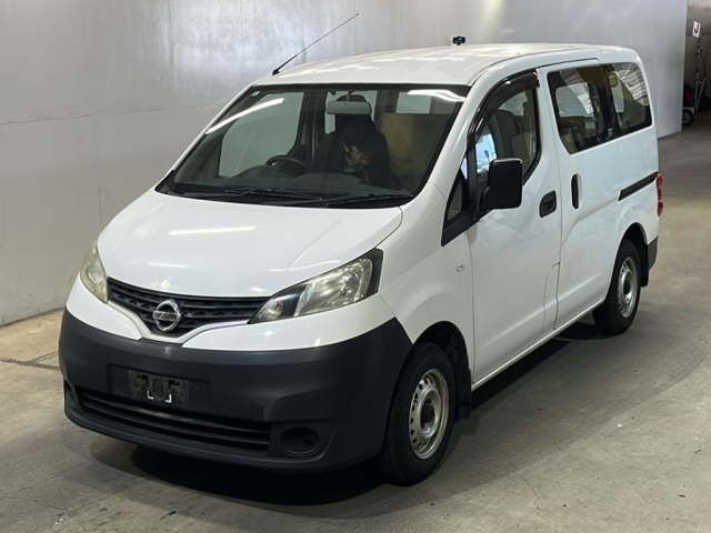 NISSAN NV200 2018