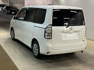 TOYOTA VOXY 2012