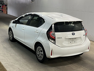TOYOTA AQUA 2020