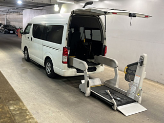 TOYOTA HIACE VAN 2017