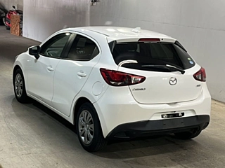 MAZDA DEMIO 2017